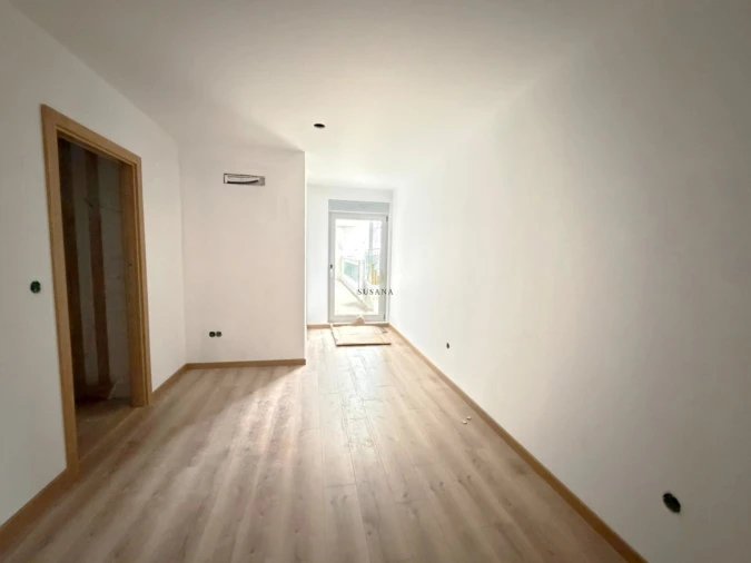 Apartamento T2 para Venda em Cavernães Foto 4