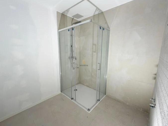 Apartamento T2 para Venda em Cavernães Foto 7