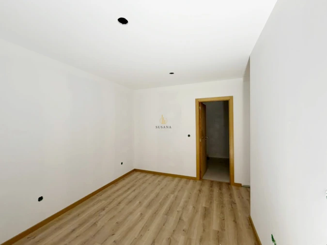Apartamento T2 para Venda em Cavernães Foto 10