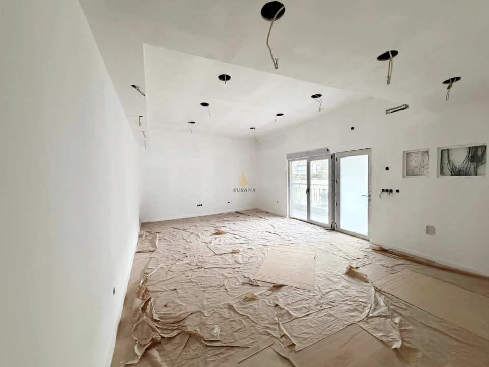 Apartamento T2 para Venda em Cavernães Foto 2