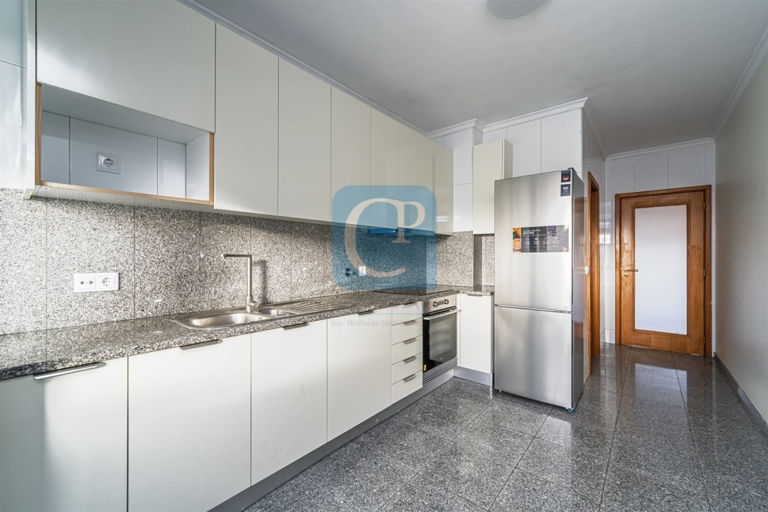 Apartamento T2 para Arrendamento em São Mamede de Infesta e Senhora da Hora Foto 8