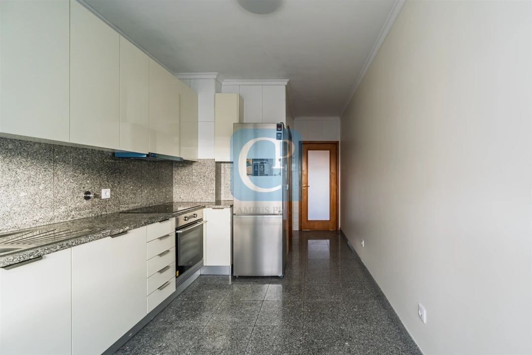 Apartamento T2 para Arrendamento em São Mamede de Infesta e Senhora da Hora Foto 9