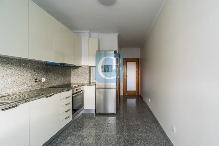 Apartamento T2 para Arrendamento em São Mamede de Infesta e Senhora da Hora Foto 9