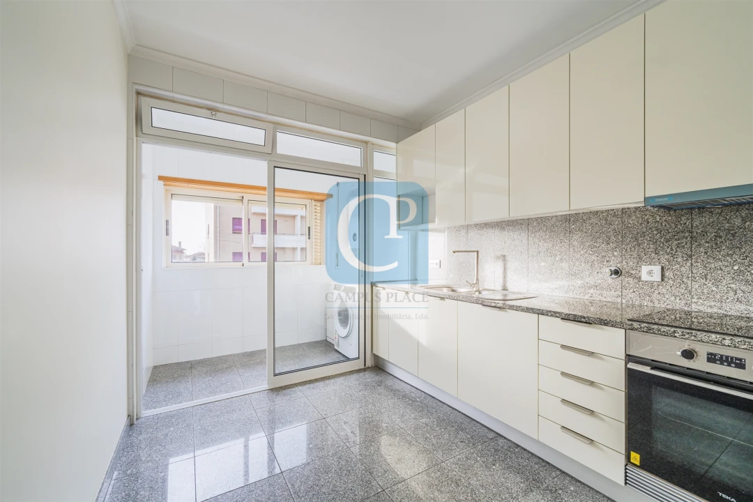 Apartamento T2 para Arrendamento em São Mamede de Infesta e Senhora da Hora Foto 7