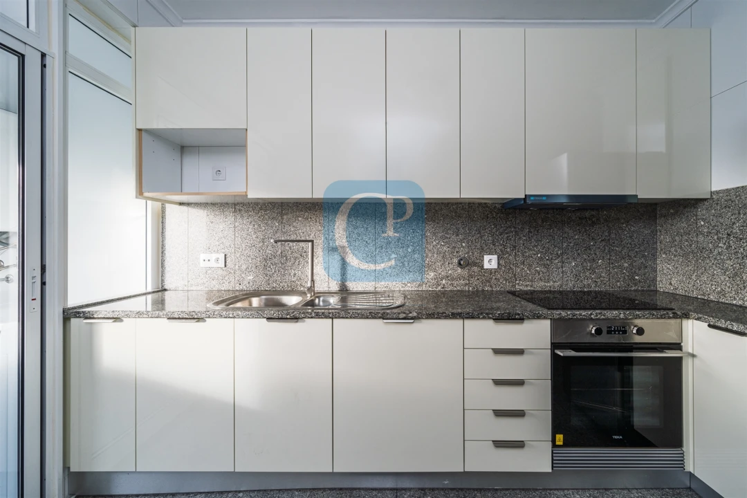 Apartamento T2 para Arrendamento em São Mamede de Infesta e Senhora da Hora Foto 6