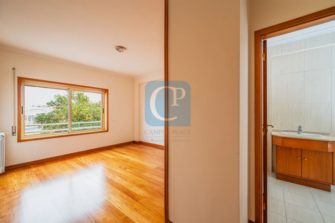 Apartamento T2 para Arrendamento em São Mamede de Infesta e Senhora da Hora Foto 18