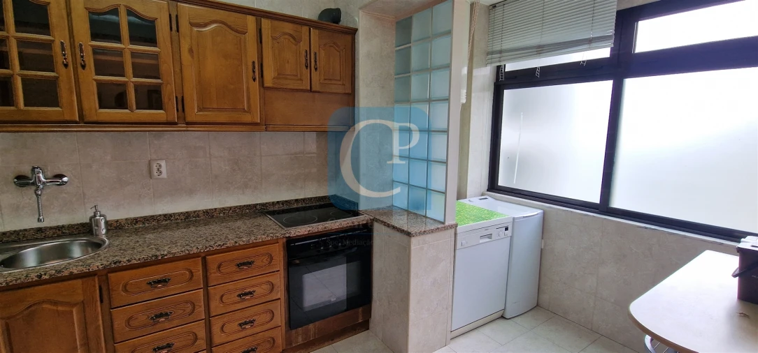Apartamento T2 para Arrendamento em Lordelo do Ouro e Massarelos Foto 21