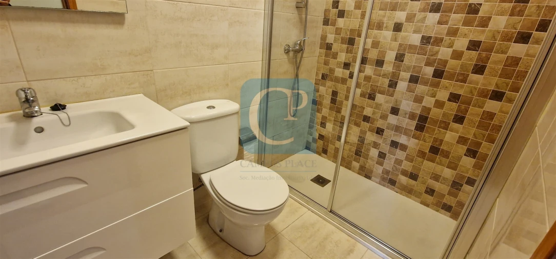 Apartamento T2 para Arrendamento em Lordelo do Ouro e Massarelos Foto 12