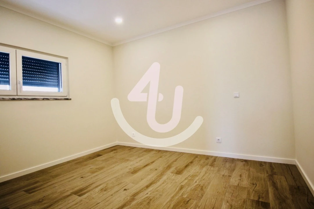 Apartamento T1 para Venda em Alfeizerão Foto 14