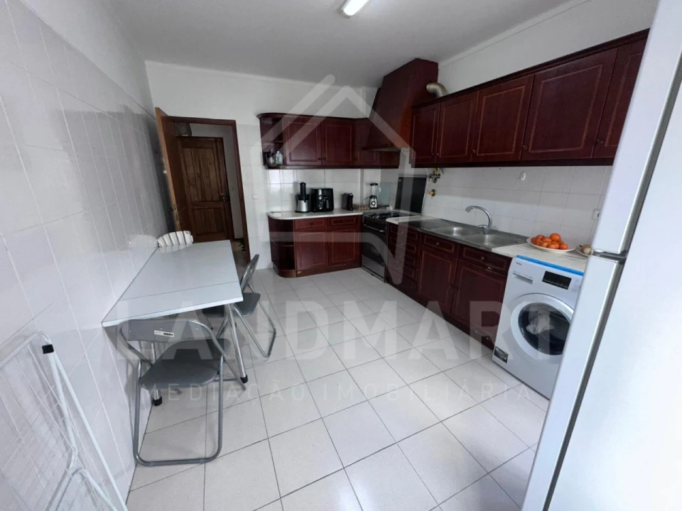 Apartamento T2 para Venda em Alcobaça e Vestiaria Foto 6