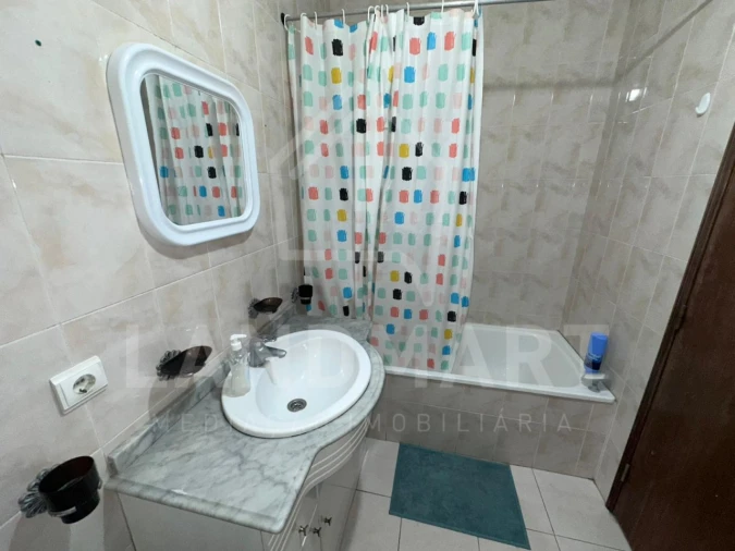 Apartamento T2 para Venda em Alcobaça e Vestiaria Foto 12