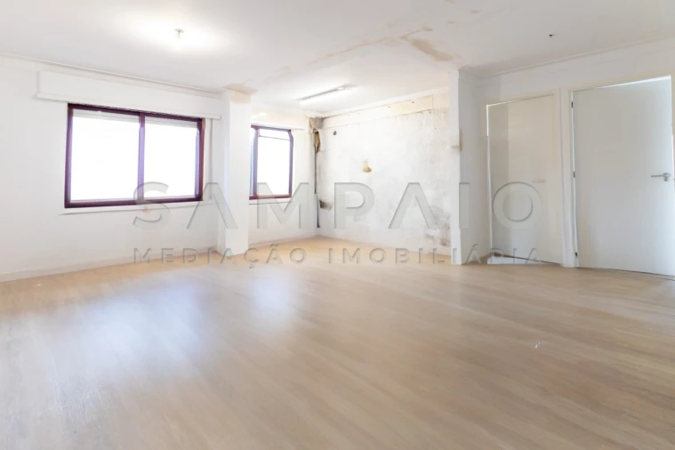 Apartamento T2 para Venda em Rio Tinto Foto 3