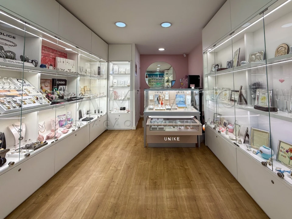 Loja para Cedência de Quotas em Gondomar (São Cosme), Valbom e Jovim Foto 1