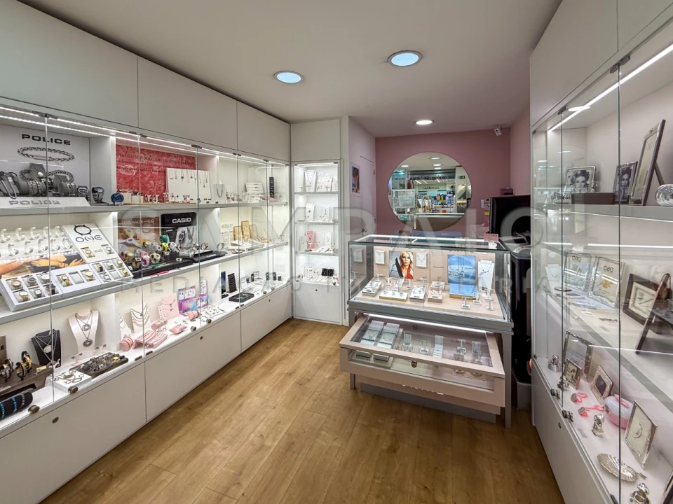 Loja para Cedência de Quotas em Gondomar (São Cosme), Valbom e Jovim Foto 4