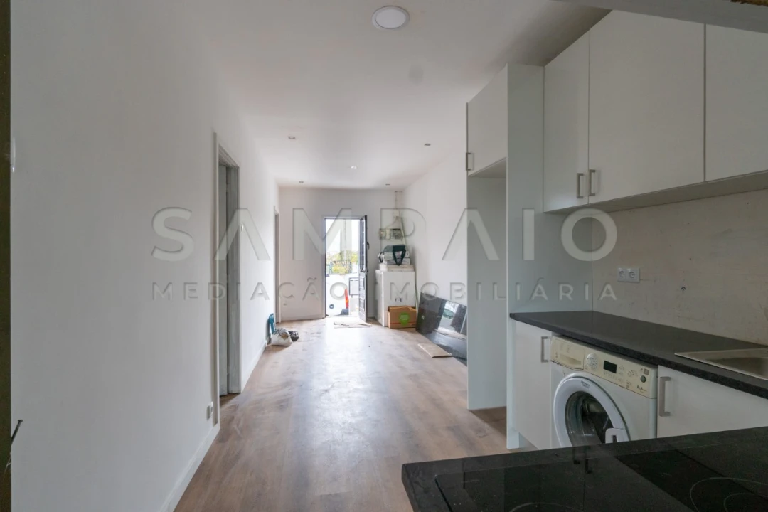 Moradia T2 para Venda em Oliveira do Douro Foto 3