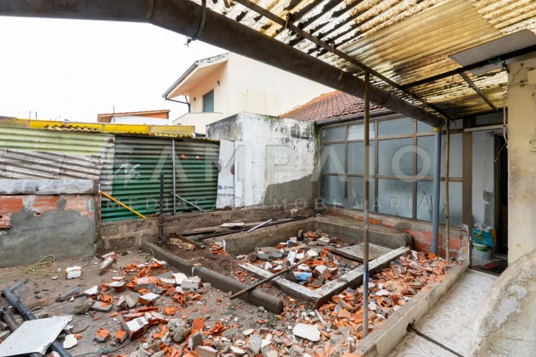 Moradia T2 para Venda em Oliveira do Douro Foto 5