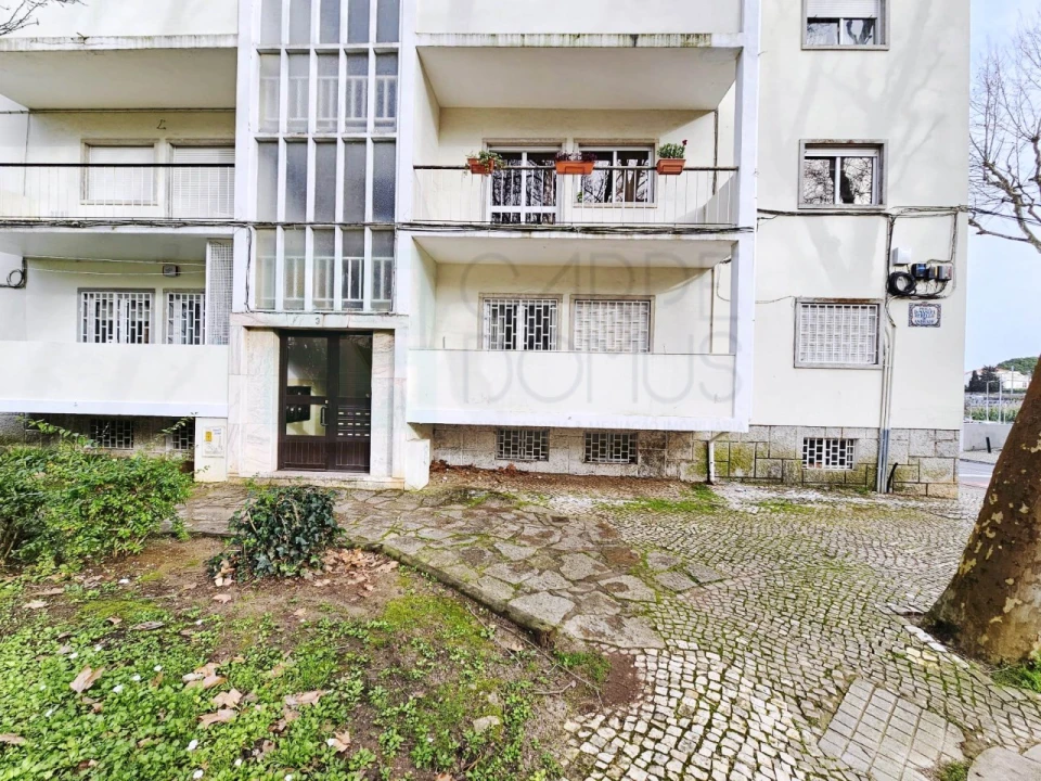 Apartamento T3 para Venda em Carcavelos e Parede Foto 5
