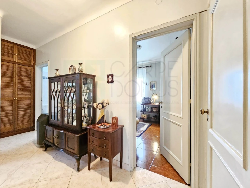 Apartamento T3 para Venda em Carcavelos e Parede Foto 27