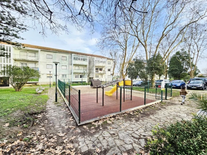 Apartamento T3 para Venda em Carcavelos e Parede Foto 4