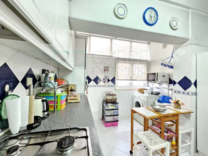 Apartamento T3 para Venda em Carcavelos e Parede Foto 8