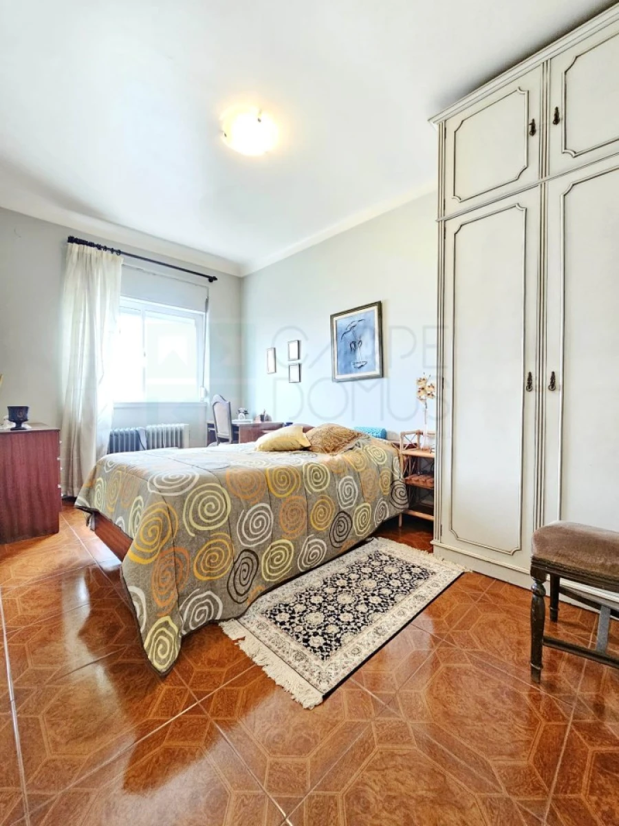 Apartamento T3 para Venda em Carcavelos e Parede Foto 24
