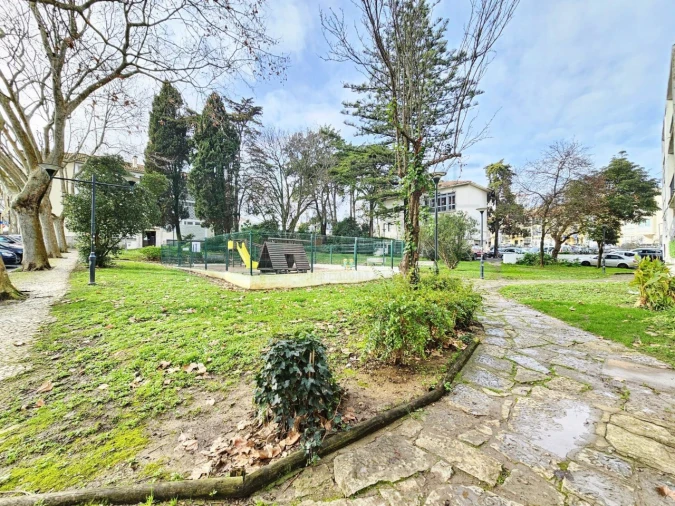 Apartamento T3 para Venda em Carcavelos e Parede Foto 43