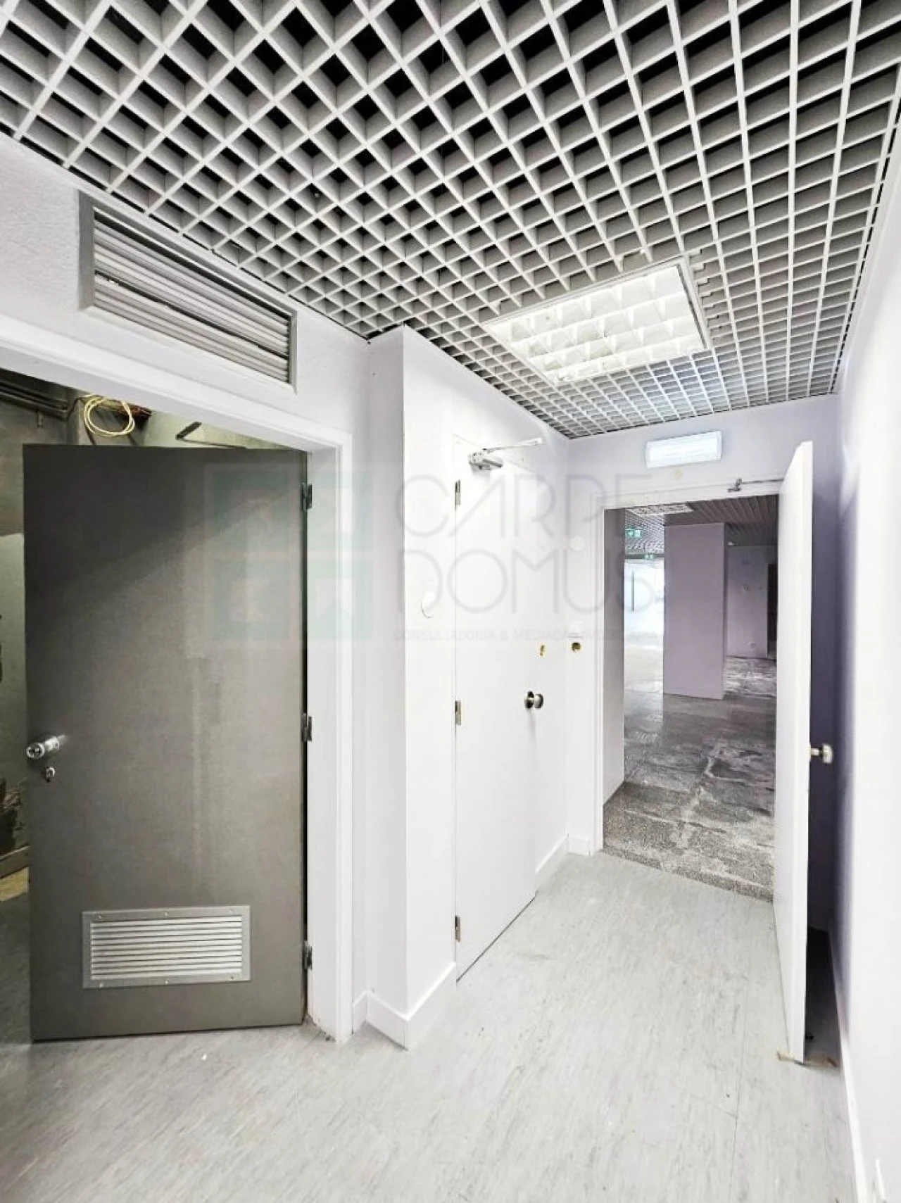 Loja para Arrendamento em Rio de Mouro Foto 21