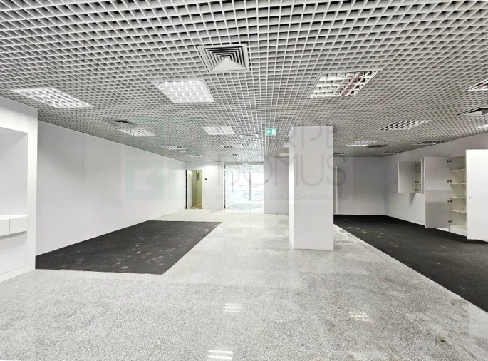 Loja para Arrendamento em Rio de Mouro Foto 18