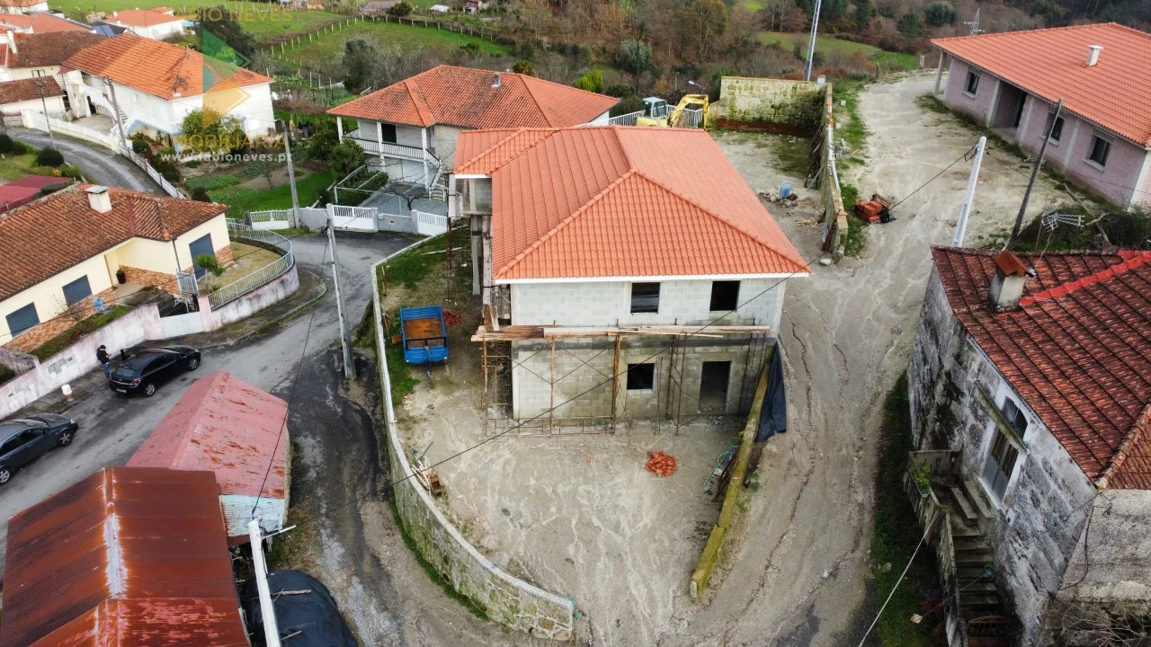 Moradia T3 para Venda em Sabadim Foto 2