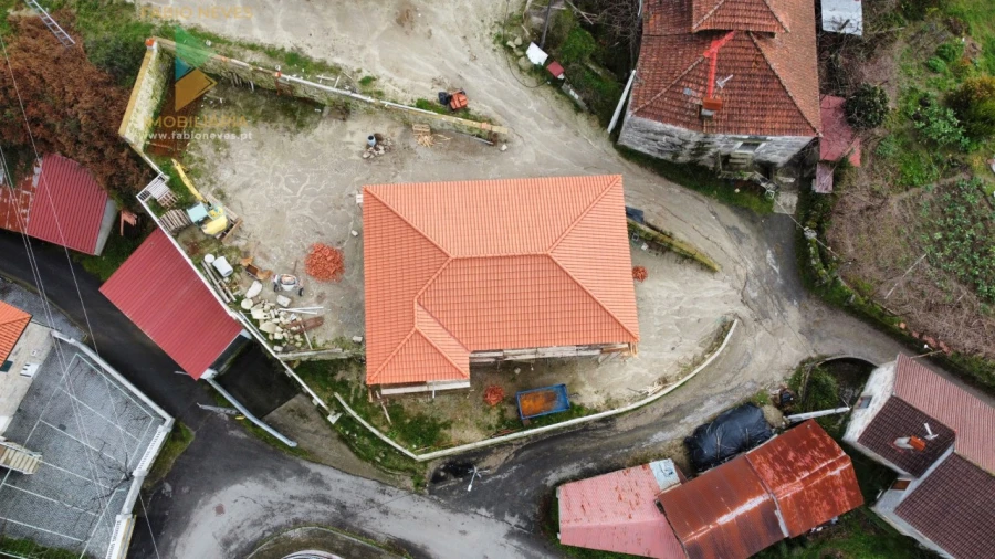 Moradia T3 para Venda em Sabadim Foto 4