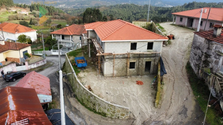 Moradia T3 para Venda em Sabadim Foto 5