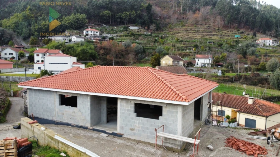 Moradia T3 para Venda em Sabadim Foto 8