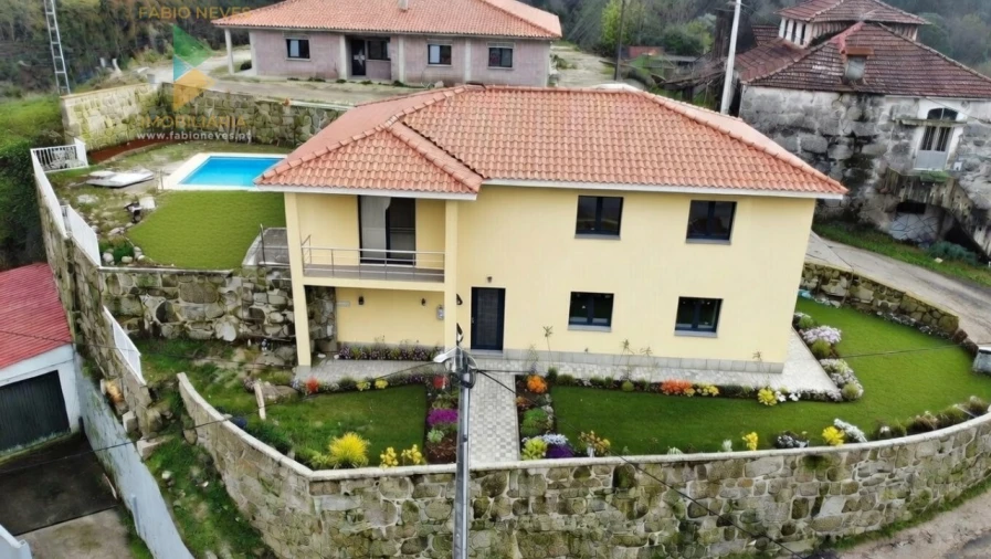 Moradia T3 para Venda em Sabadim Foto 9