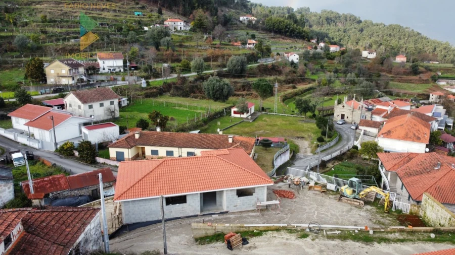 Moradia T3 para Venda em Sabadim Foto 13