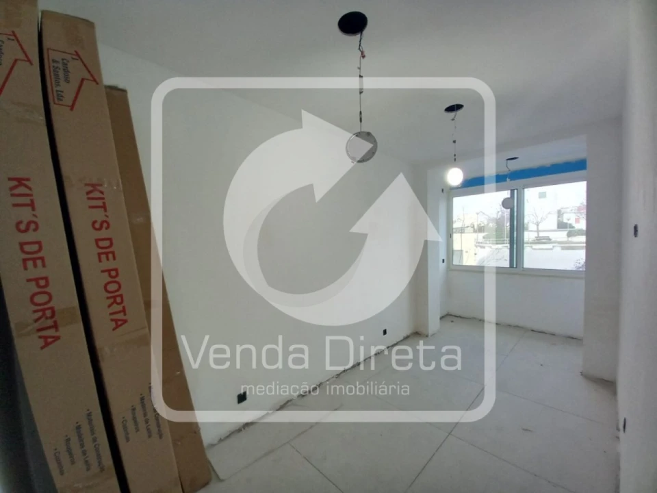 Apartamento T4 para Venda em Laranjeiro e Feijó Foto 11
