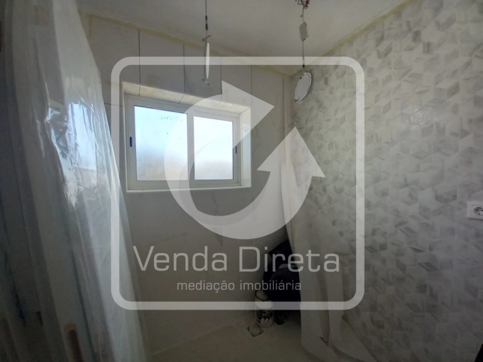 Apartamento T4 para Venda em Laranjeiro e Feijó Foto 14