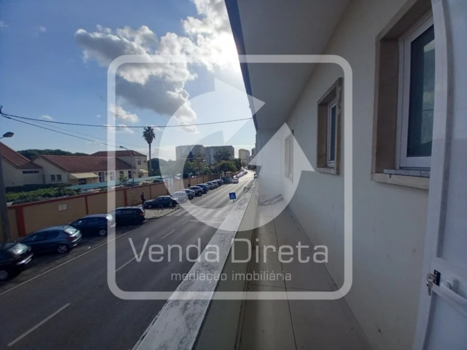 Apartamento T4 para Venda em Laranjeiro e Feijó Foto 8