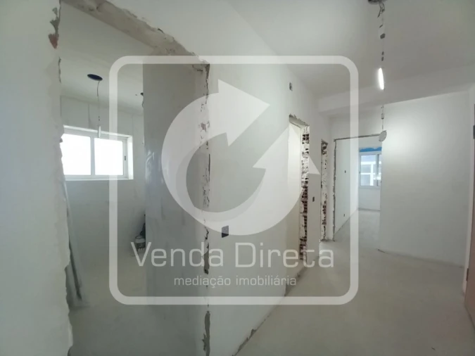Apartamento T4 para Venda em Laranjeiro e Feijó Foto 13