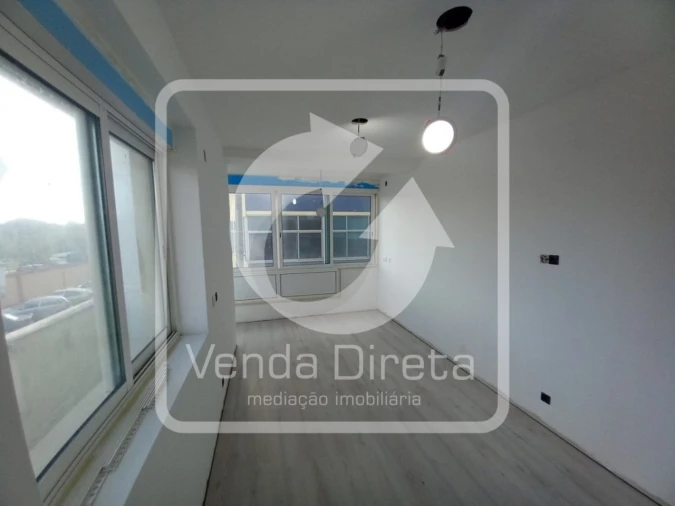 Apartamento T4 para Venda em Laranjeiro e Feijó Foto 24