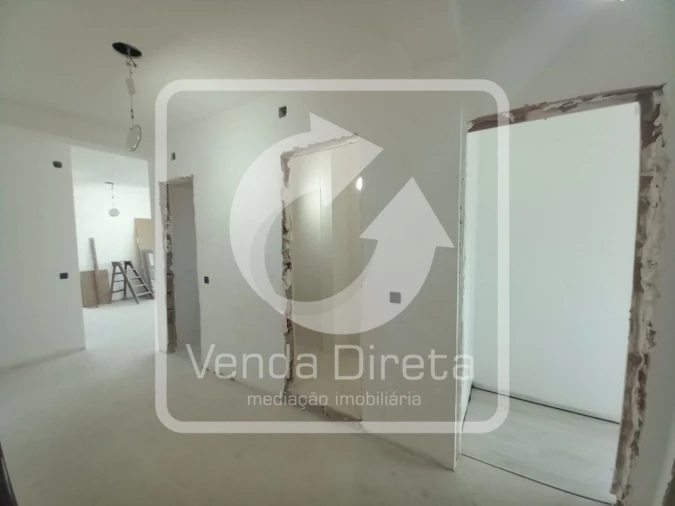 Apartamento T4 para Venda em Laranjeiro e Feijó Foto 27