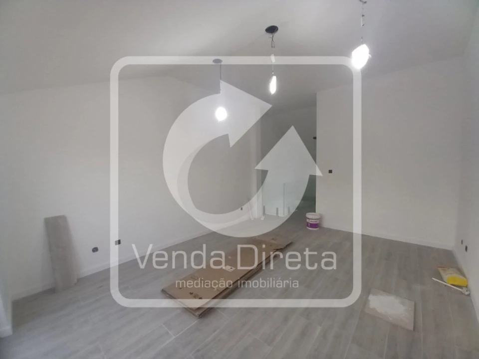 Apartamento T3 para Venda em Costa da Caparica Foto 46