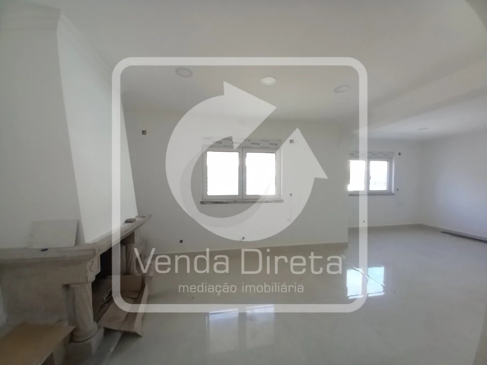 Moradia T5 para Venda em Amora Foto 5