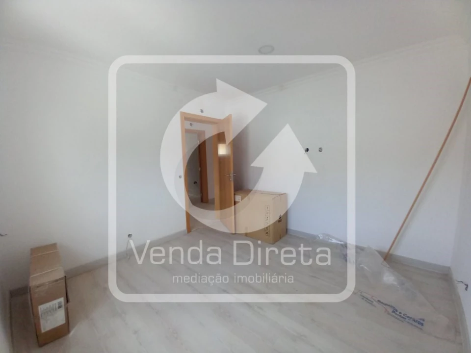 Moradia T5 para Venda em Amora Foto 19