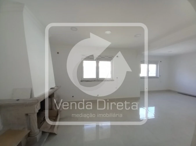Moradia T5 para Venda em Amora Foto 5