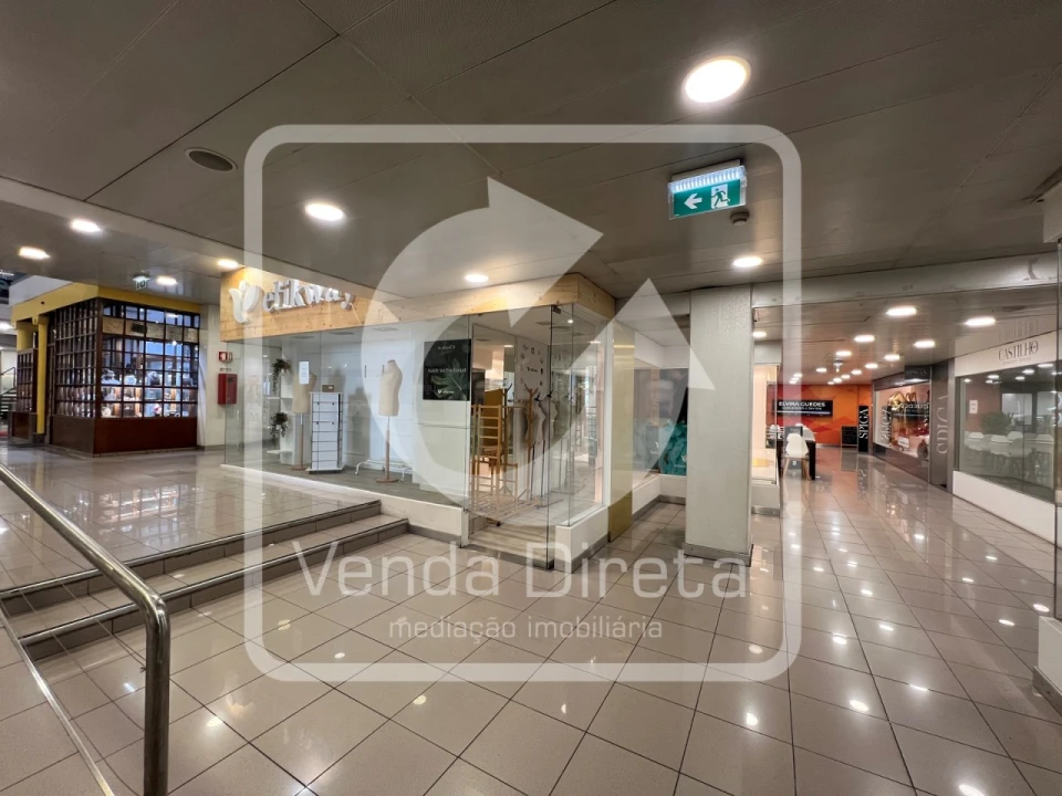 Loja para Venda em Santo António Foto 1