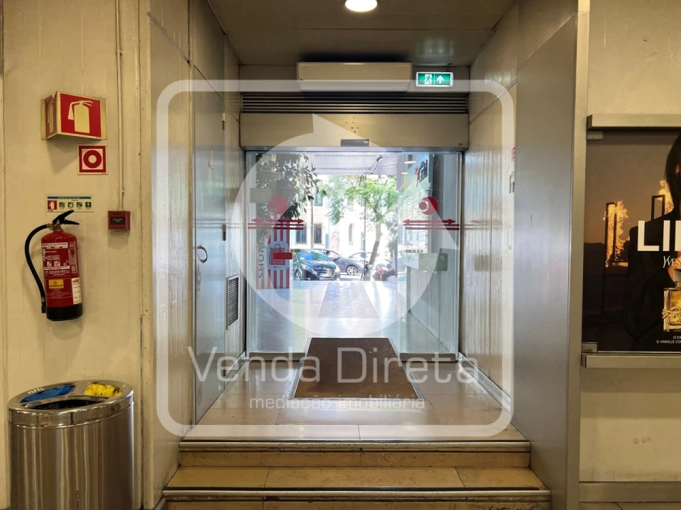 Loja para Venda em Santo António Foto 2