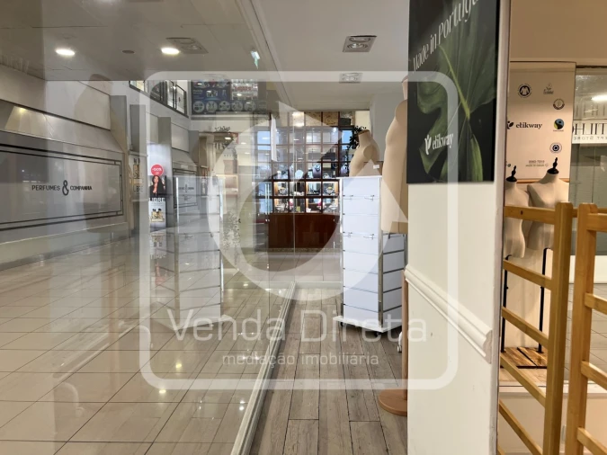 Loja para Venda em Santo António Foto 9