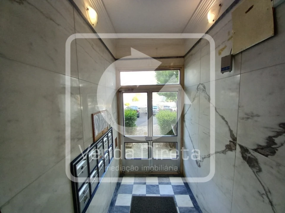 Apartamento T2 para Venda em Póvoa de Santo Adrião e Olival Basto Foto 2