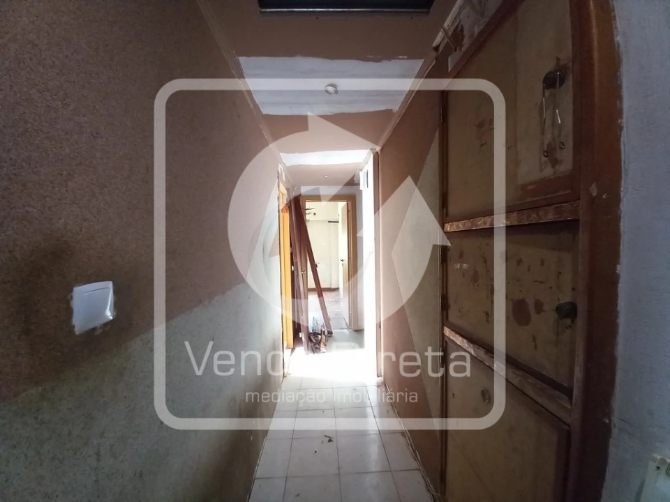 Apartamento T2 para Venda em Póvoa de Santo Adrião e Olival Basto Foto 7