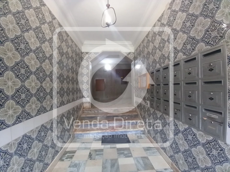 Apartamento T2 para Venda em Laranjeiro e Feijó Foto 3